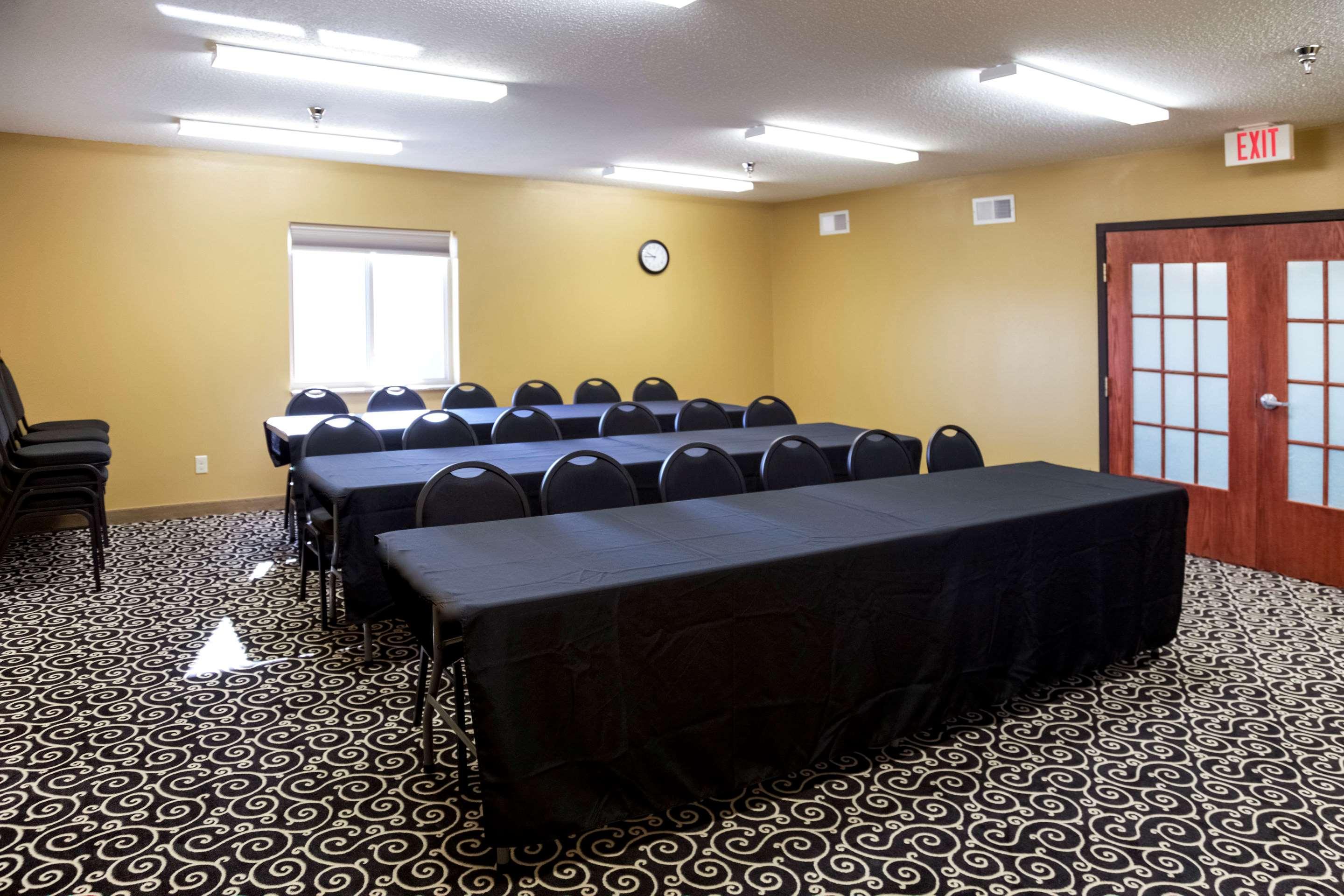 Quality Inn & Suites Watertown Near Prairie Lakes Ice Arena Buitenkant foto