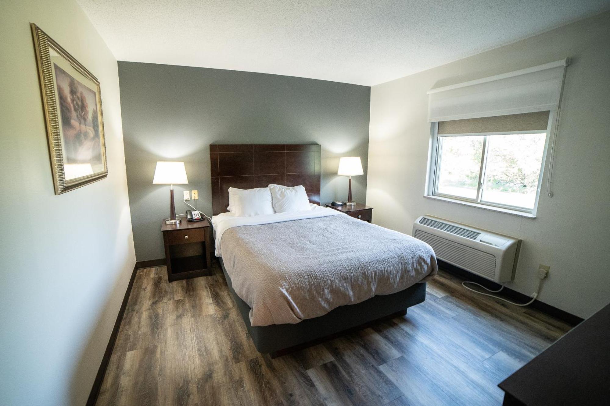 Quality Inn & Suites Watertown Near Prairie Lakes Ice Arena Buitenkant foto
